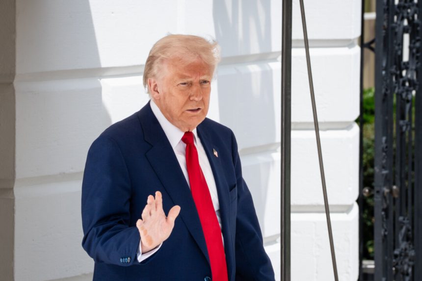 trump’s-10-percent-universal-tariffs-take-effect