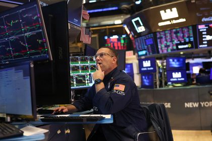 us-stock-market-claws-back-some-of-last-week’s-losses-as-tariff-talks-underway