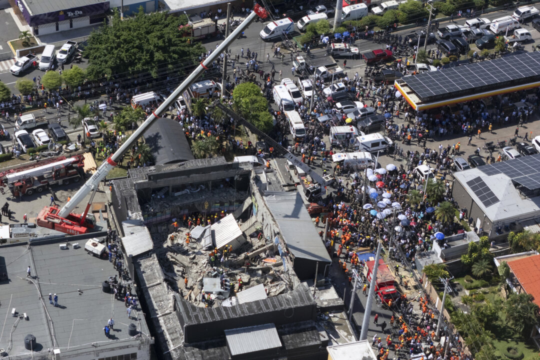 dominican-republic-nightclub-roof-collapse-leaves-at-least-60-dead,-160-injured