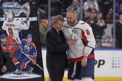 wayne-gretzky-says-he’s-proud-of-being-canadian,-not-interested-in-politics