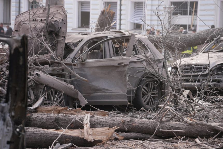 34-killed-in-russian-missile-attack-on-ukraine’s-city-of-sumy,-kyiv-says