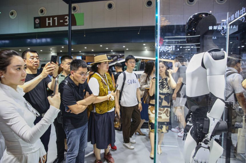 scientists-unable-to-explain-how-ai-becoming-more-intelligent:-researcher
