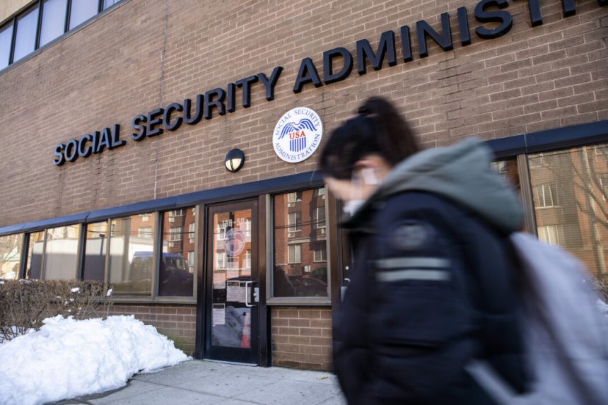 trump-to-sign-order-barring-illegal-immigrants-from-receiving-social-security
