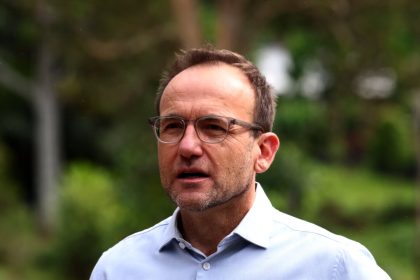 greens-propose-free-school-lunches-for-all-public-students