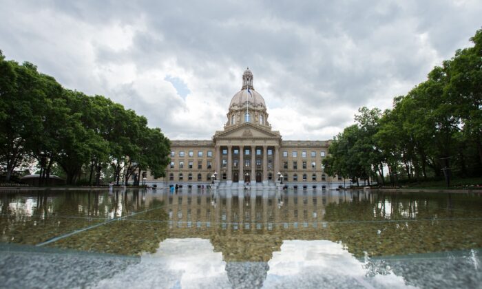 alberta-seeking-new-chief-medical-officer-as-interim-official’s-contract-ends