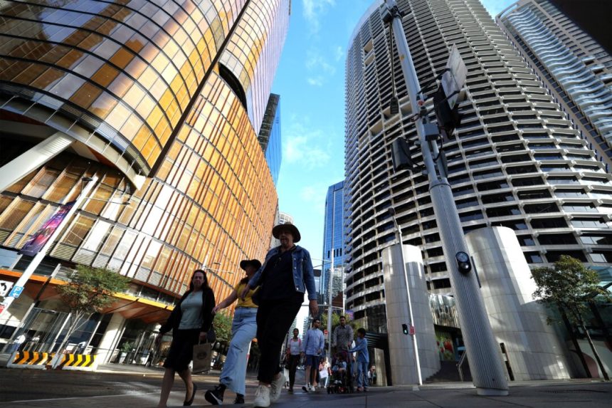 extra-32,000-jobs-added,-but-australia’s-unemployment-rate-still-inches-up