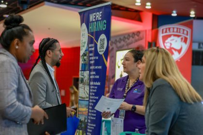 us-initial-jobless-claims-sink-as-labor-market-holds-steady