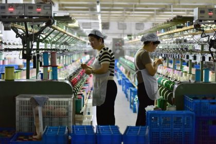 china’s-workers,-companies-fear-economic-crisis-as-beijing-vows-to-‘fight-to-the-end’-on-us-tariffs