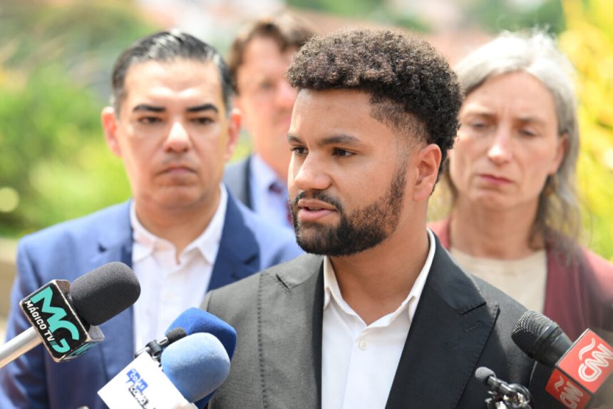 4-more-democrats-travel-to-el-salvador-to-push-for-abrego-garcia’s-release