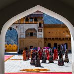 day-in-photos:-jd-vance-in-india,-shark-attack-in-israel,-and-earth-day-volunteers