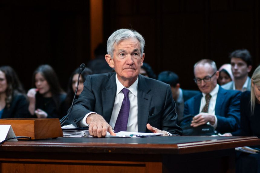 trump-says-‘no-intention-of-firing’-powell,-presses-fed-to-cut-rates