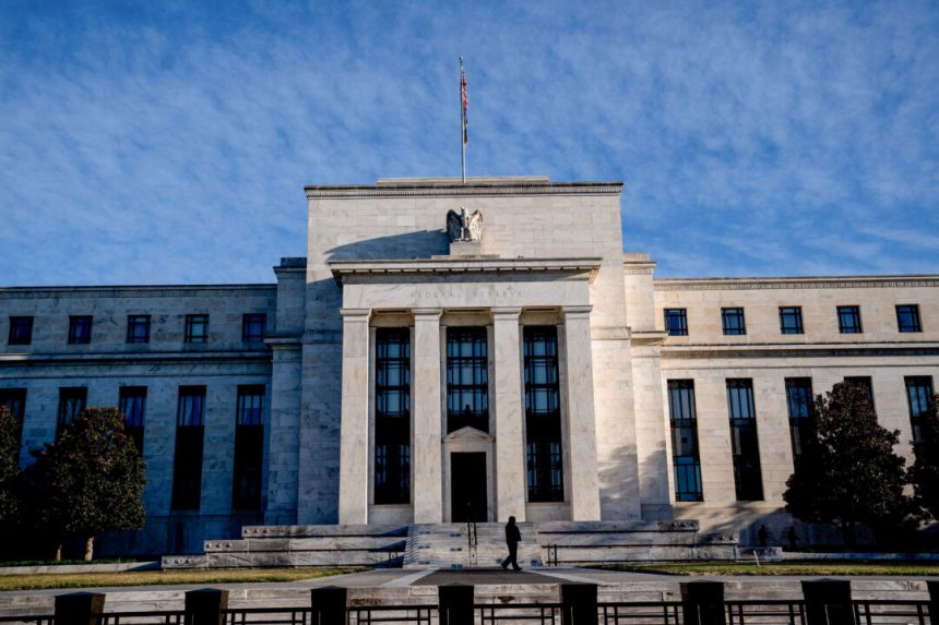 fed’s-kugler:-no-rate-cuts-in-sight-as-inflation,-tariffs-fuel-uncertainty