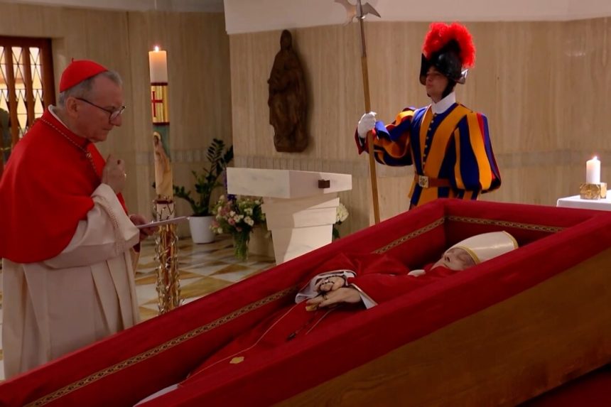 pope-francis’s-body-placed-in-st.-peter’s-basilica-for-public-viewing