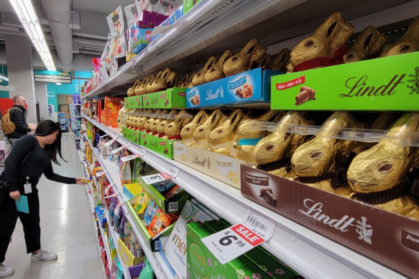 lindt-stockpiling-chocolate-in-canada-amid-tariff-uncertainty