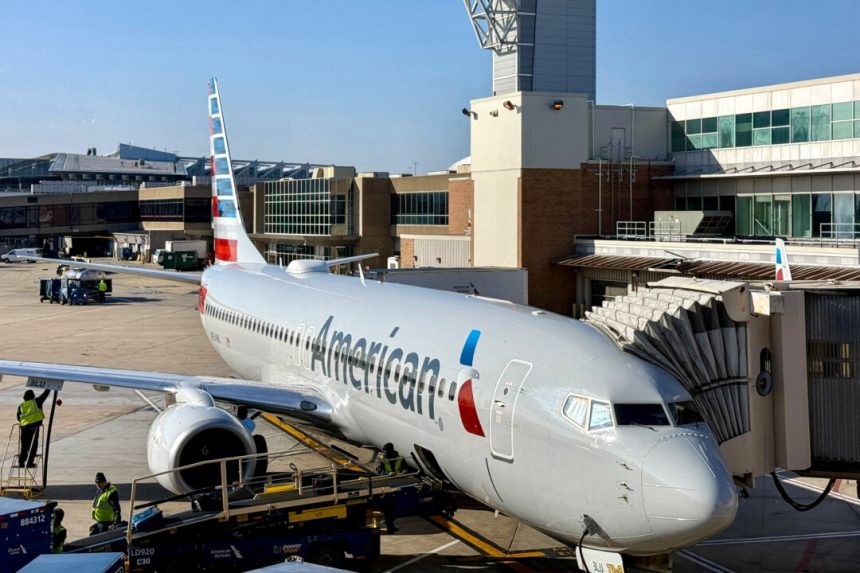 american-airlines’-first-quarter-earnings-weighed-down-by-slowing-demand,-dc-accident