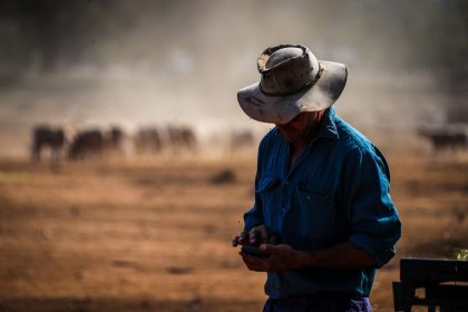 farmers-turn-up-the-heat-on-election-trail:-‘we’re-being-ignored’