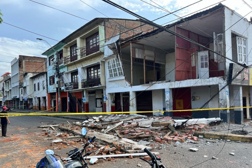 magnitude-6.3-earthquake-strikes-ecuador,-20-injured