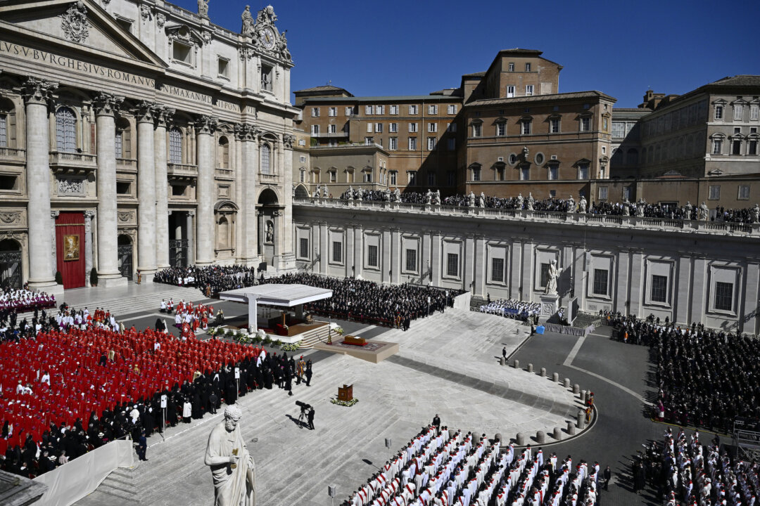 world-leaders-join-crowds-in-rome-for-pope’s-funeral