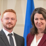 alberta-premier-unveils-referendum-reforms,-other-changes-to-democratic-processes