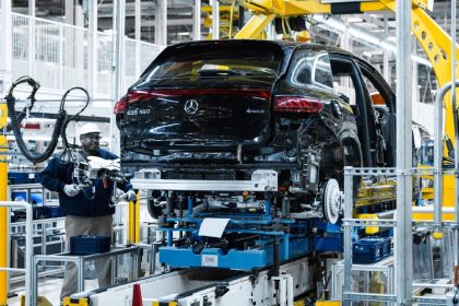 mercedes-benz-to-bring-production-of-new-electric-suv-to-alabama-plant
