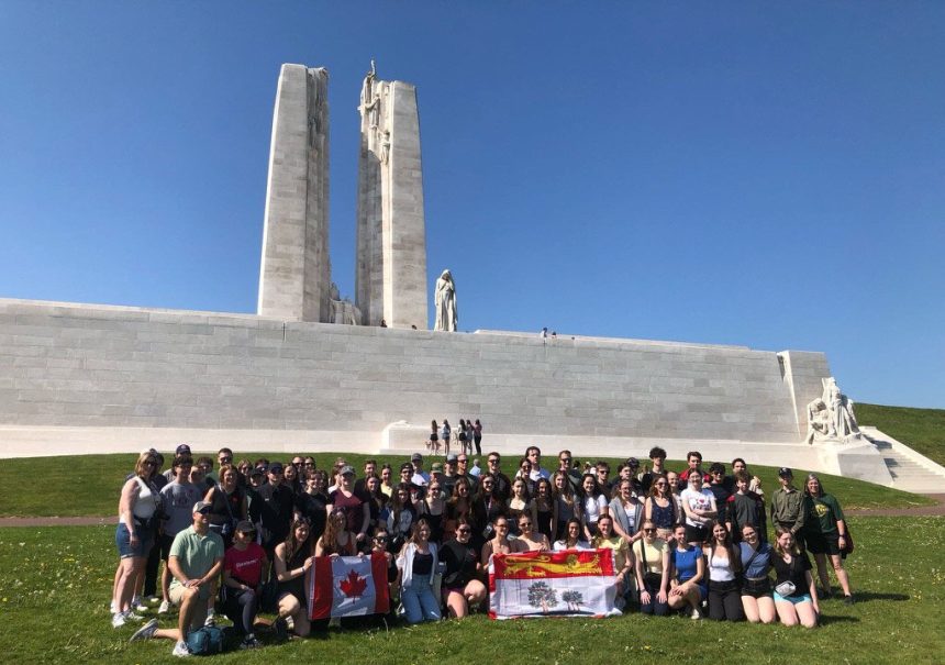 canadian-students-in-netherlands-for-1945-liberation-celebrations
