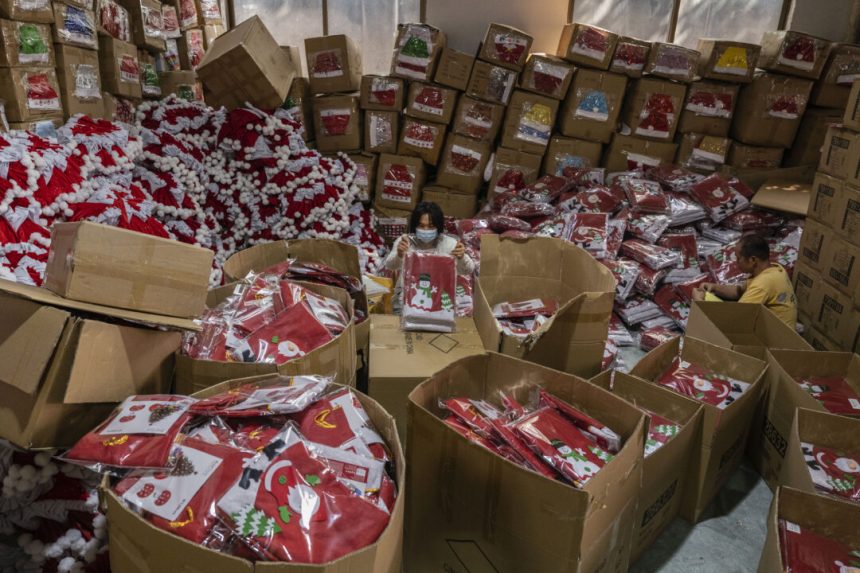 us-tariffs-push-china’s-largest-wholesale-market-to-the-brink