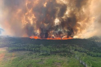 wildfires-force-evacuations-and-alerts-for-residents-in-two-northern-alberta-communities
