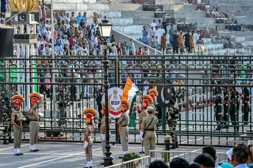 australia-issues-strong-travel-warning-as-india-pakistan-tensions-escalate