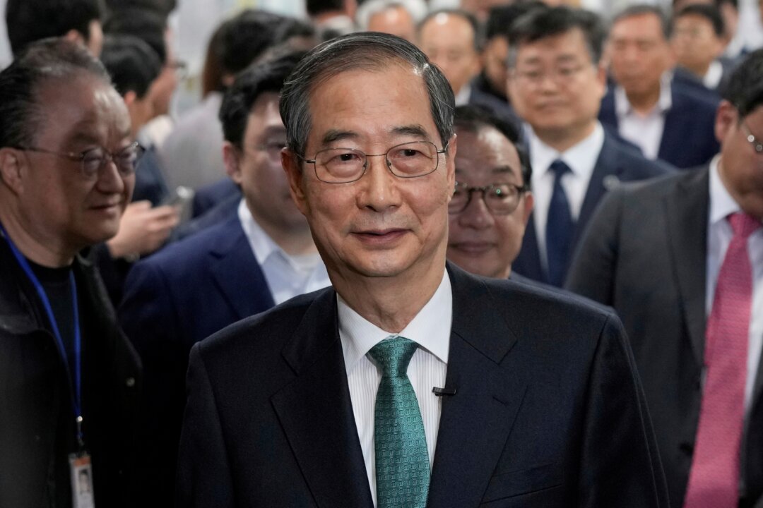 south-korea’s-conservatives-seek-unity-ahead-of-snap-election