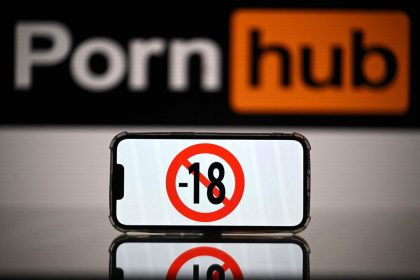owner-suspends-pornhub,-youporn,-redtube-in-france