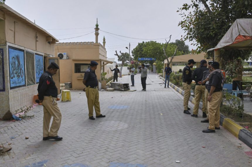 over-100-inmates-escape-from-pakistan-prison-after-earthquake-evacuation-in-karachi