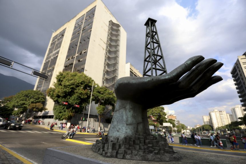 us-confirms-expiration-of-chevron-license-that-allowed-it-to-export-oil-from-venezuela
