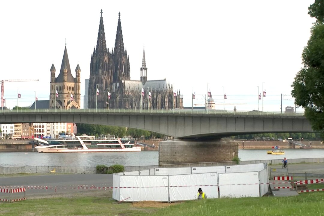 discovery-of-wartime-bombs-prompts-large-scale-evacuation-in-cologne,-germany discovery-of-wartime-bombs-prompts-large-scale-evacuation-in-cologne,-germany