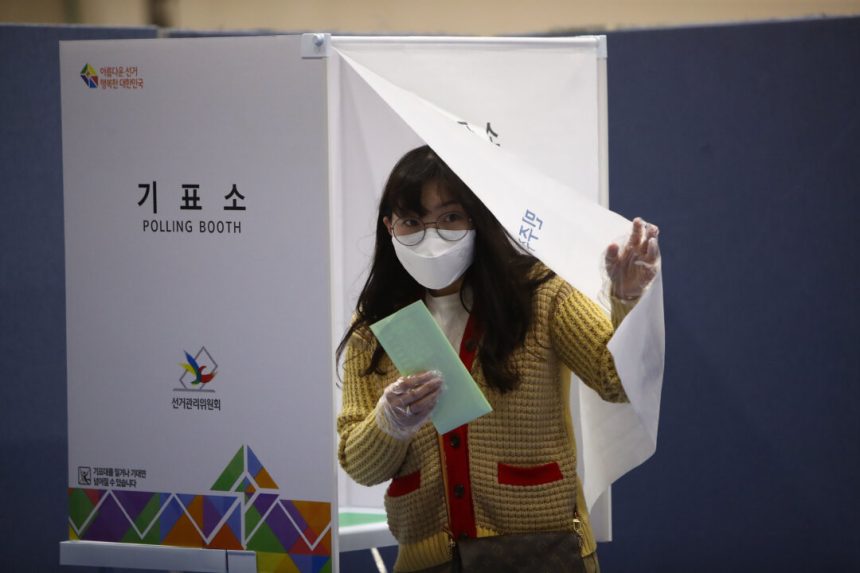 south-koreans-vote-for-new-president-as-polls-open