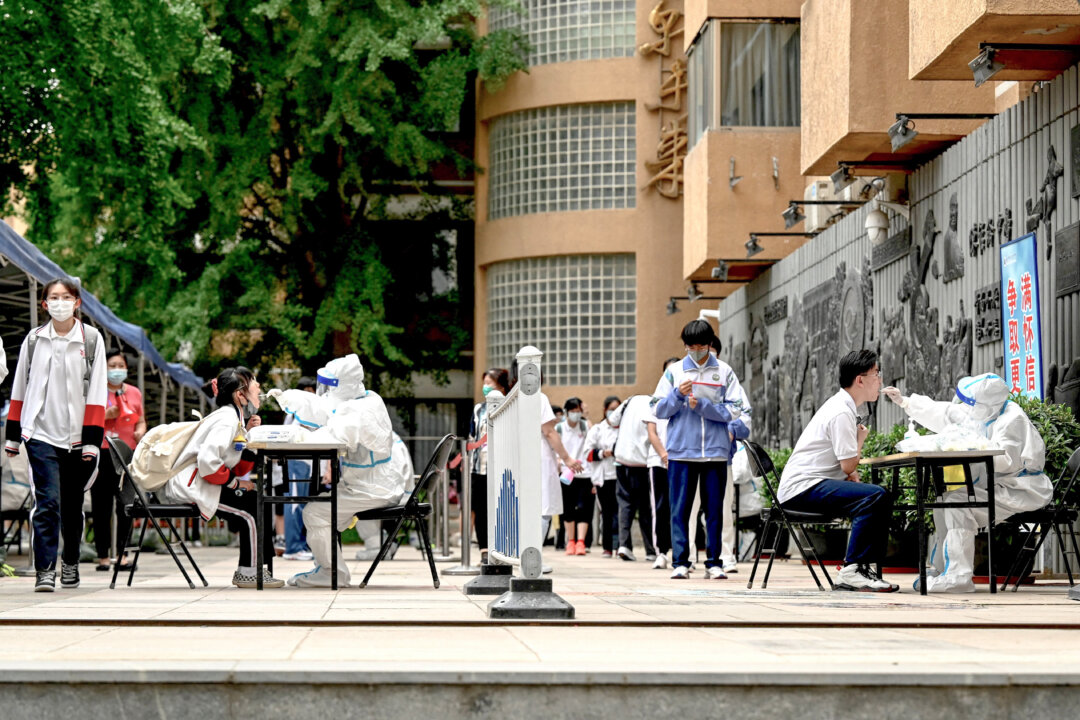 schools-in-china-reportedly-isolate-students-as-covid-cases-surge