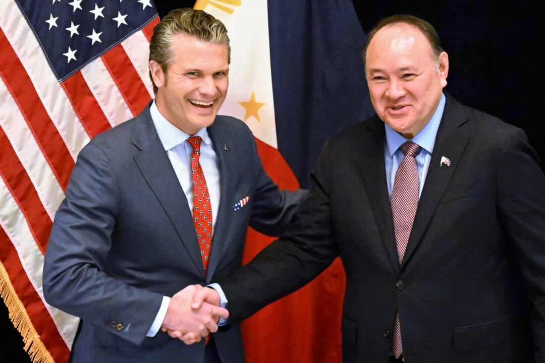 hegseth-greets-asean-counterparts-at-defense-summit-as-china-opts-out