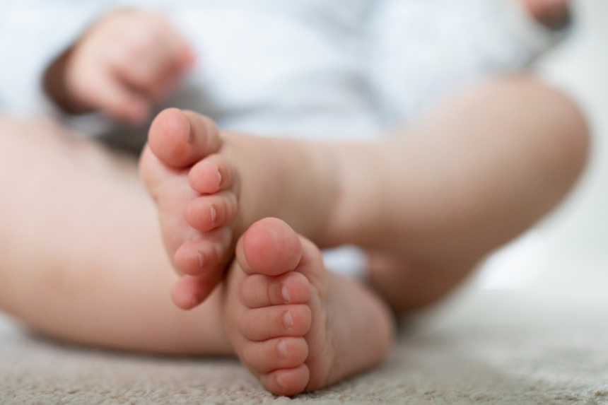 paternity-leave-in-uk-one-of-worst-in-developed-world,-committee-finds