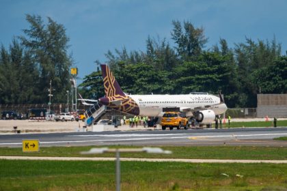air-india-flight-makes-emergency-landing-in-thailand-after-bomb-threat,-no-devices-found