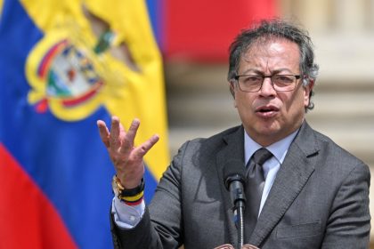 colombian-president-pushes-for-referendum-on-labor-reform-rejected-by-senate