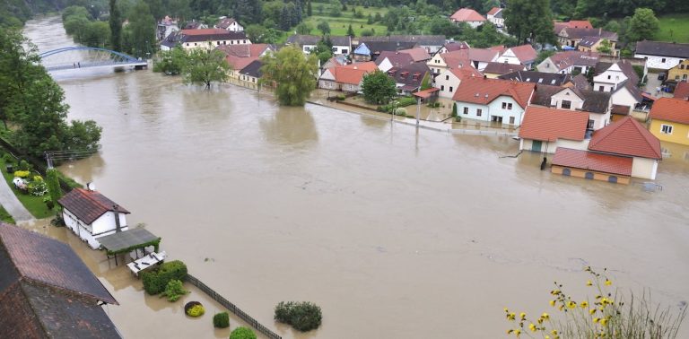 lower-revenues,-pricier-loans:-how-flooding-in-europe-affects-firms-and-the-financial-system-they-depend-on