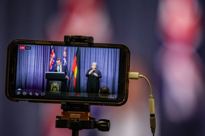 social-media-overtakes-news-sites-as-main-source-of-information-for-aussies