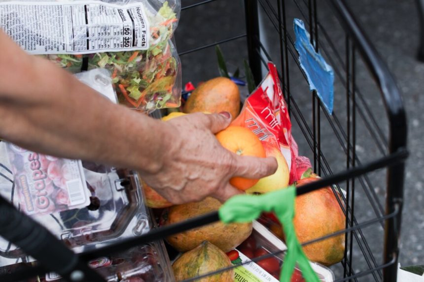 most-americans-struggle-to-afford-healthy-eating,-pew-research-finds