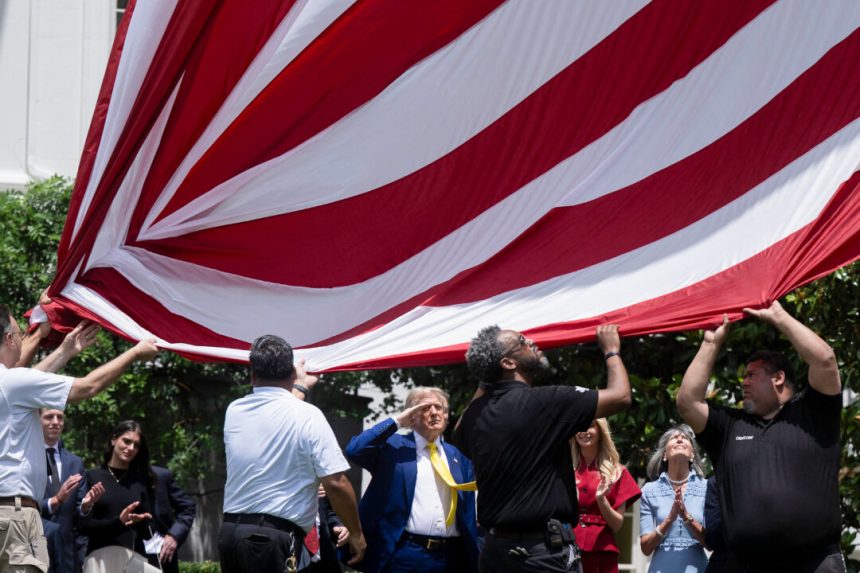 day-in-photos:-new-flagpole,-protests-in-argentina,-and-royal-highland-show