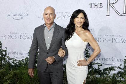 venice-divided-ahead-of-billionaire-bezos’-‘wedding-of-the-century’