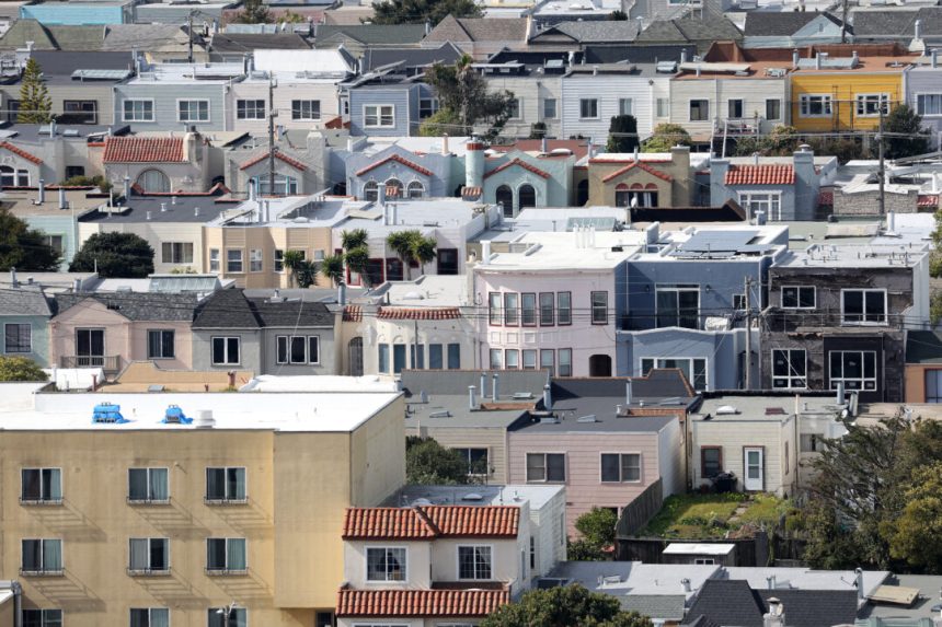 s&p-corelogic:-us-housing-prices-post-slowest-growth-in-2-years