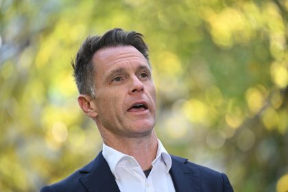 nsw-ministerial-staff-agree-to-face-inquiry-after-threats-of-arrest