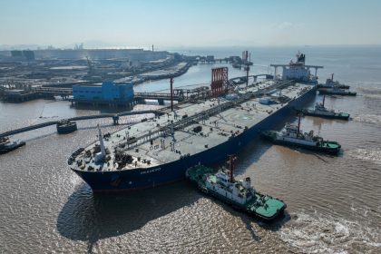 trump-says-china-can-continue-to-buy-oil-from-iran
