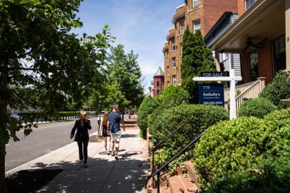 compass-sues-zillow,-alleging-‘anticompetitive-tactics’-in-home-listings