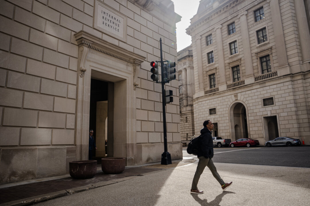 irs-sheds-26-percent-of-staff-as-federal-workforce-pared-down:-report