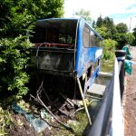 double-decker-bus-carrying-students-plunges-into-river-in-england-in-‘terrifying’-crash